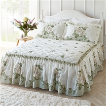 Fresh Magnolia Bedspread